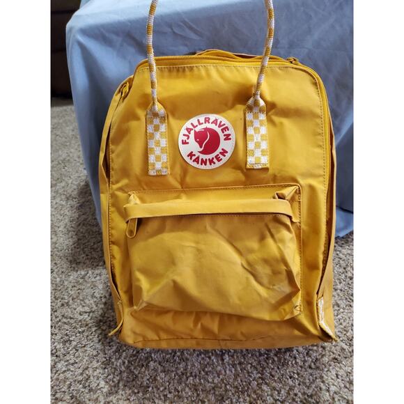 Fjällräven Kånken Classic Backpack - Ochre Yellow | Iconic Swedish Design - Picture 2 of 6